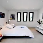 Villam, Piscine, A Pied Villa