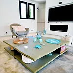 Villam, Piscine, A Pied Villa