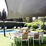 Villam, Piscine, A Pied