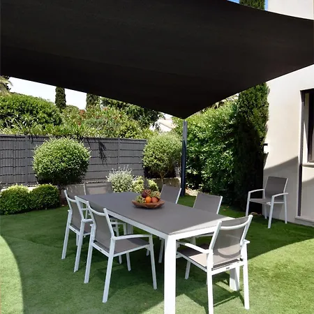Villam, Piscine, A Pied Villa